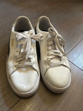 Puma White Leather Sneakers Gold Logo Lace Up